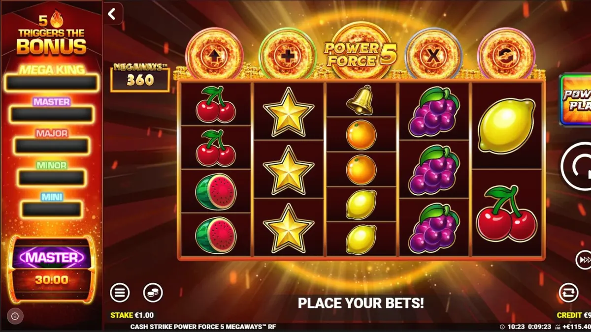 Interface do jogo Cash Strike Power Force 5 Megaways com símbolos de frutas e painéis de bônus.
